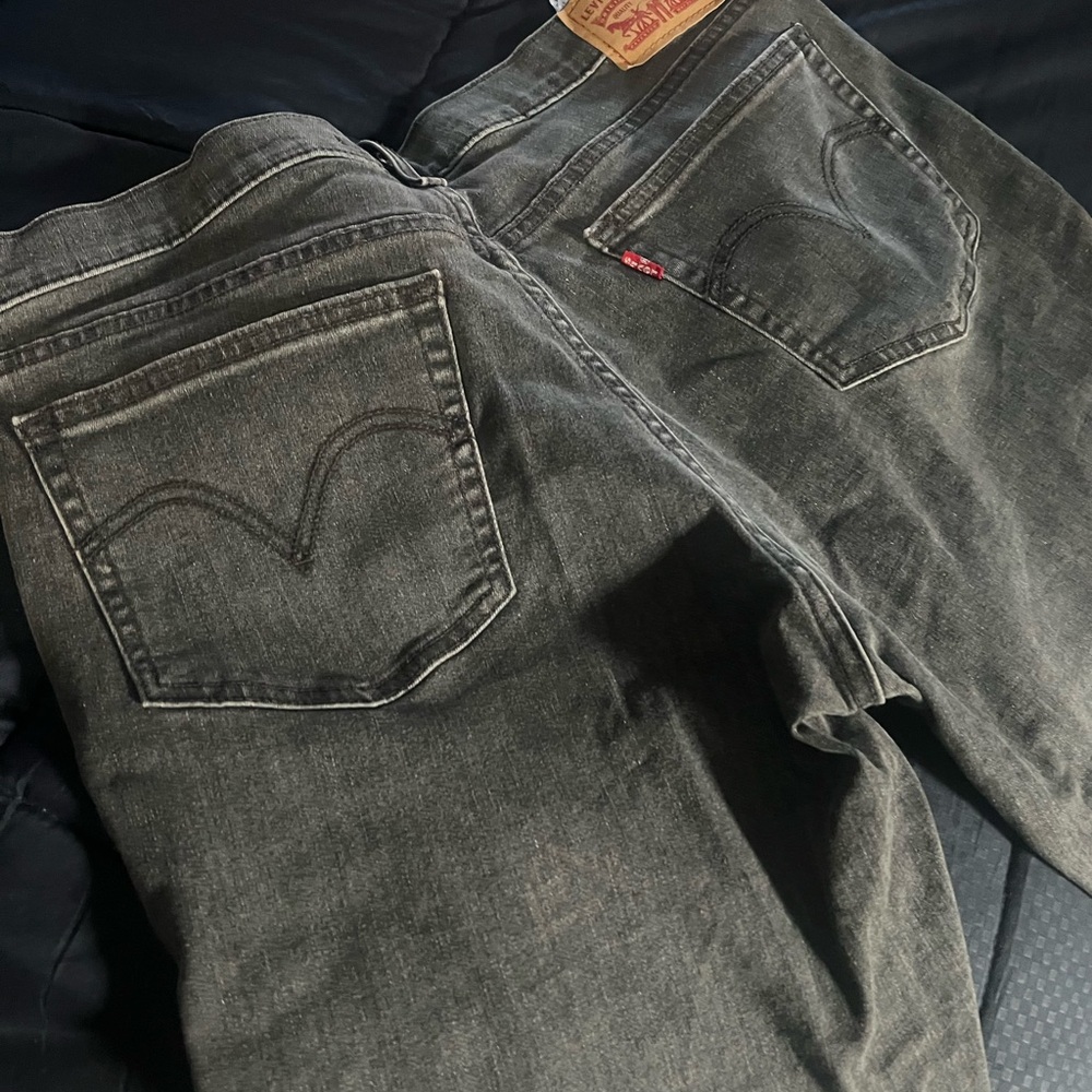 Levi's Women's Black Ankle Jeans - Picture 4 of 4